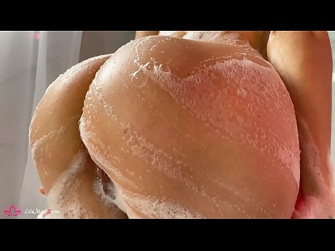 ❤️ Sinasasal ni Brunette ang Pussy gamit ang Vibrator sa Matinding Orgasm sa Shower ❤️ Sex sa amin ❌️